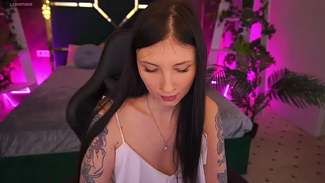 Snapshot of LunaaMay chatting on 3, 3, 2026 LunaaMay online show from 3, 3, 2026