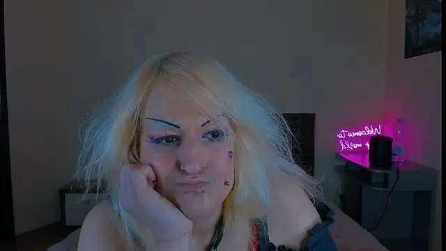 Snapshot of hannah_kitty_punk chatting on 11, 4, 2026 hannah kitty punk online show from 11, 4, 2026