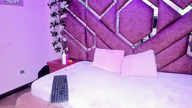 Aysha Love  online show from 27, 2, 2026