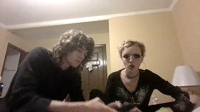 Snapshot of emoprincessxD chatting on 7, 4, 2026 emoprincessxD online show from 7, 4, 2026