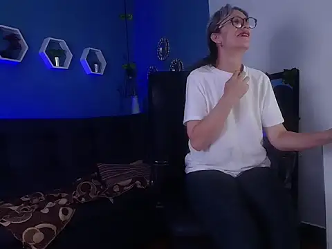 laurasofia45 online show from 2, 3, 2026