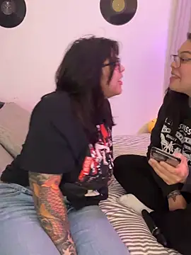 Snapshot of KittyTatts chatting on 4, 3, 2026 KittyTatts online show from 4, 3, 2026