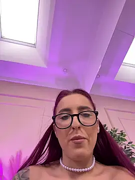 Snapshot of CrystalRedd chatting on 22, 2, 2026 CrystalRedd online show from 22, 2, 2026