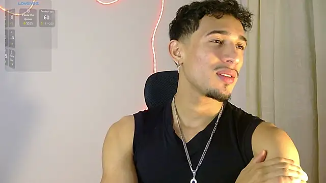 Snapshot of rafael_stone11 chatting on 14, 2, 2026 rafael stone11 online show from 14, 2, 2026