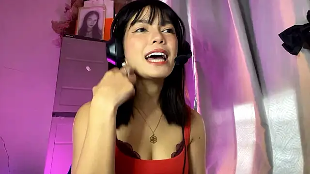 ConstancePorrini online show from 3, 3, 2026