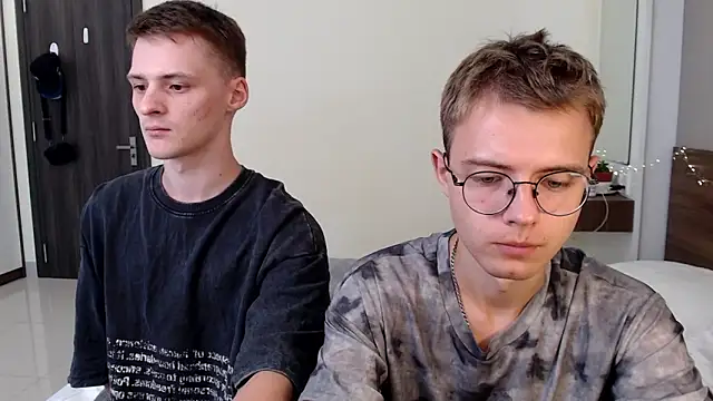 NikiKerryCum online show from 18, 4, 2026