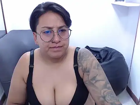 Snapshot of Normani_Bates chatting on 3, 2, 2026 Normani Bates online show from 3, 2, 2026