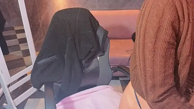 Sophie jones b online show from 14, 4, 2026