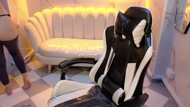 Snapshot of Valerie_moon_b chatting on 12, 2, 2026 Valerie moon b online show from 12, 2, 2026