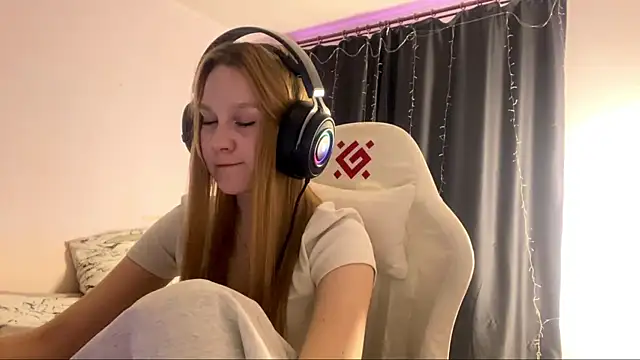 axin burnell online show from 12, 4, 2026