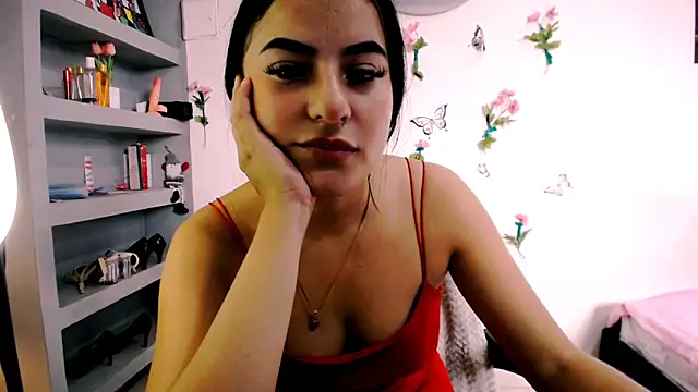 Snapshot of charlotte_petit_ chatting on 7, 2, 2026 charlotte petit online show from 7, 2, 2026