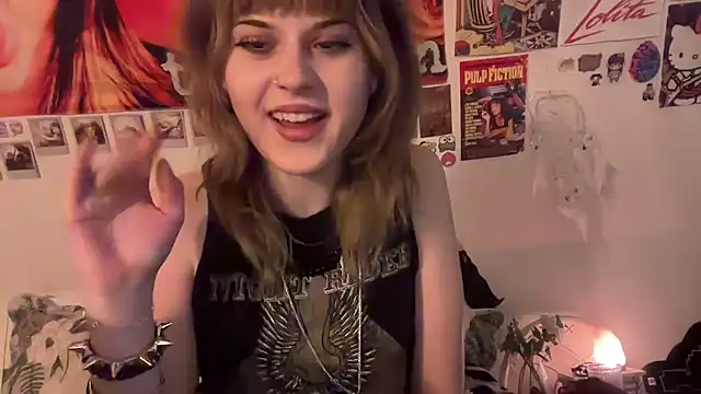 Snapshot of meganflowerz chatting on 7, 2, 2026 meganflowerz online show from 7, 2, 2026