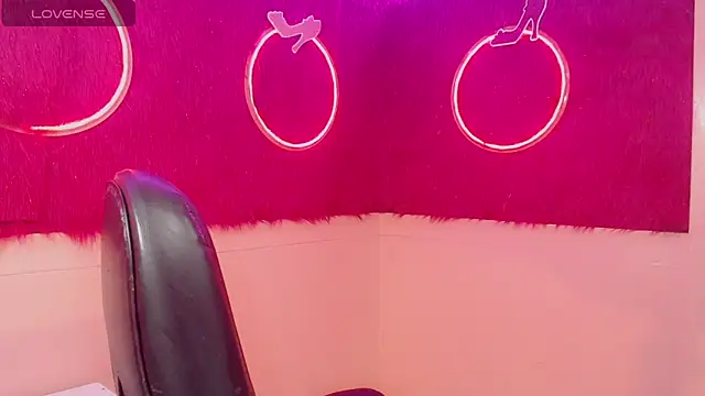 Snapshot of isabella_vogue chatting on 10, 2, 2026 isabella vogue online show from 10, 2, 2026