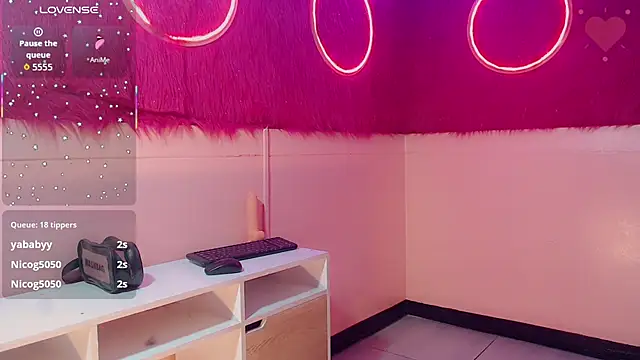 Snapshot of isabella_vogue chatting on 27, 2, 2026 isabella vogue online show from 27, 2, 2026