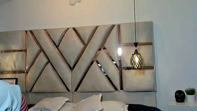 nilaynoa online show from 10, 2, 2026