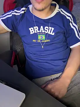 Snapshot of hungtwinkBR chatting on 15, 2, 2026 hungtwinkBR online show from 15, 2, 2026