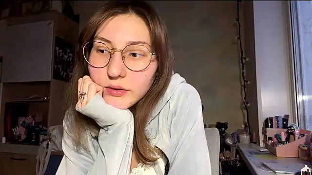 Snapshot of Miaaa_Moon chatting on 4, 2, 2026 Miaaa Moon online show from 4, 2, 2026