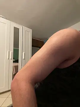 Snapshot of alessand180521 chatting on 14, 2, 2026 alessand180521 online show from 14, 2, 2026