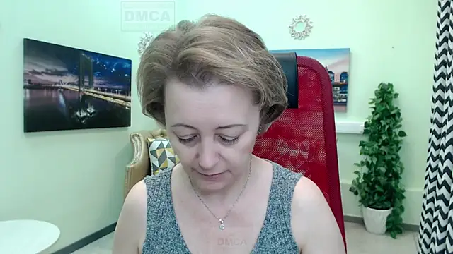 MONA W online show from 4, 4, 2026