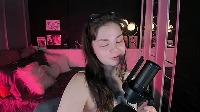 Maykinkya online show from 11, 3, 2026