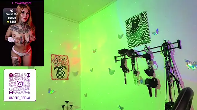 Zoeee 001 online show from 27, 3, 2026