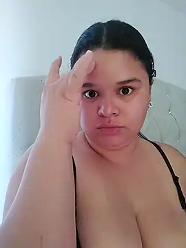 Snapshot of SamanthaStonee chatting on 5, 2, 2026 SamanthaStonee online show from 5, 2, 2026