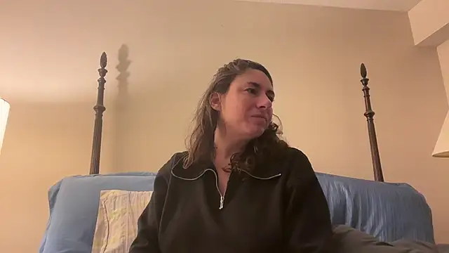 Snapshot of mr_mrs_glitter chatting on 7, 5, 2026 mr mrs glitter online show from 7, 5, 2026