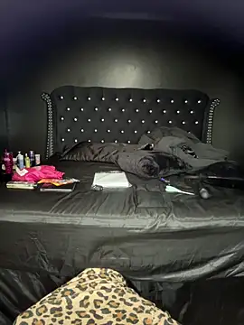 tipheragain online show from 17, 4, 2026