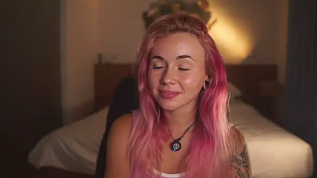 Sarah Pink online show from 5, 4, 2026