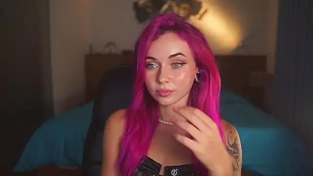 Sarah Pink online show from 12, 4, 2026