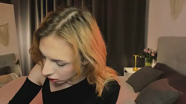 Tiffany  King online show from 16, 4, 2026