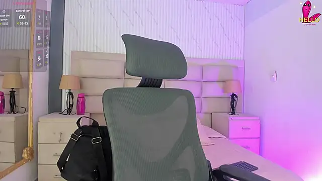 CarolineFyre online show from 4, 4, 2026