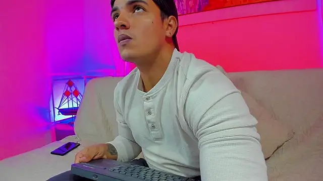 jhon nicolas online show from 5, 4, 2026