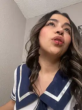 Snapshot of loveegirll1 chatting on 3, 2, 2026 loveegirll1 online show from 3, 2, 2026