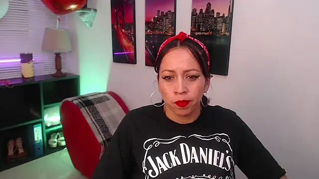 Snapshot of Milfangel1 chatting on 5, 2, 2026 Milfangel1 online show from 5, 2, 2026