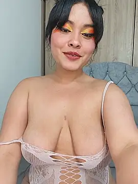 Snapshot of zoe_love18 chatting on 12, 7, 2026 zoe love18 online show from 12, 7, 2026