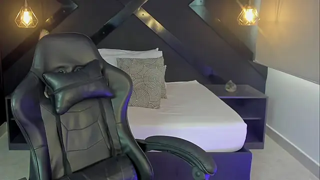 charlottee27  online show from 28, 2, 2026