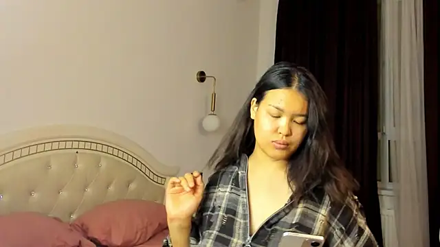 luna yum online show from 12, 2, 2026