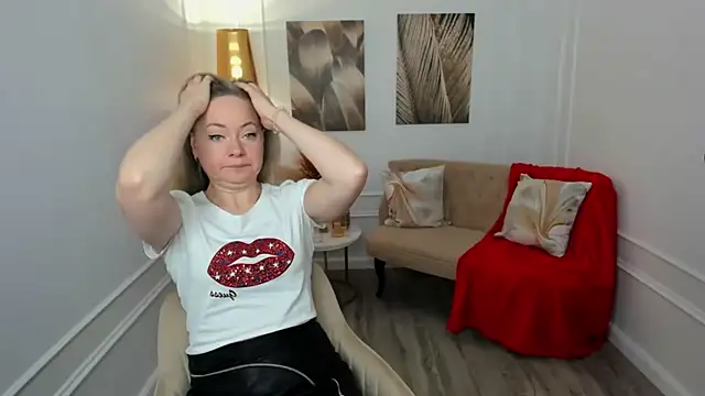 CharlotteKerti online show from 10, 2, 2026