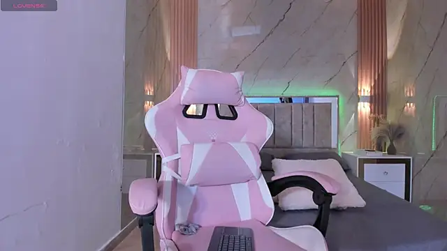 avigail xo online show from 6, 4, 2026