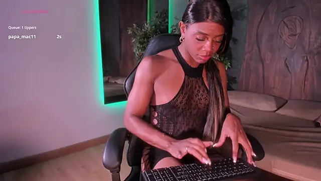 Snapshot of Shayna_lee chatting on 13, 2, 2026 Shayna lee online show from 13, 2, 2026