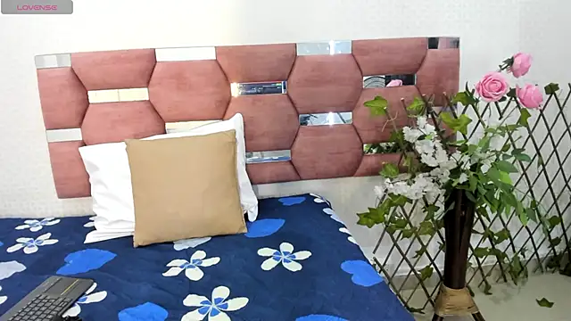 Snapshot of GrettaRouse chatting on 10, 6, 2026 GrettaRouse online show from 10, 6, 2026
