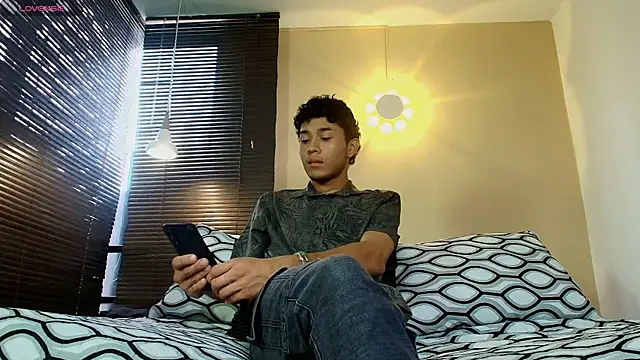 Damon Salvarote S online show from 7, 4, 2026