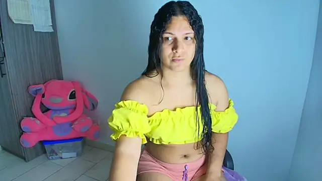 Snapshot of alys_love chatting on 18, 6, 2026 alys love online show from 18, 6, 2026