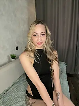 Snapshot of SarahAmour_ chatting on 25, 2, 2026 SarahAmour online show from 25, 2, 2026