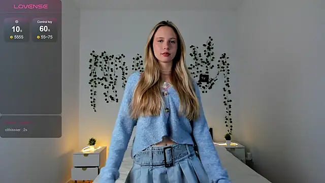 Snapshot of EllyMartinez chatting on 5, 2, 2026 EllyMartinez online show from 5, 2, 2026