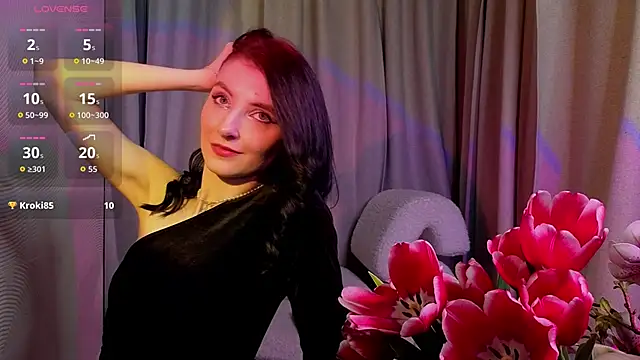 NicoleLuxe online show from 8, 3, 2026