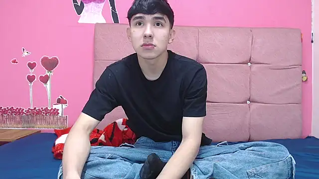 massimoferrera303av online show from 17, 2, 2026