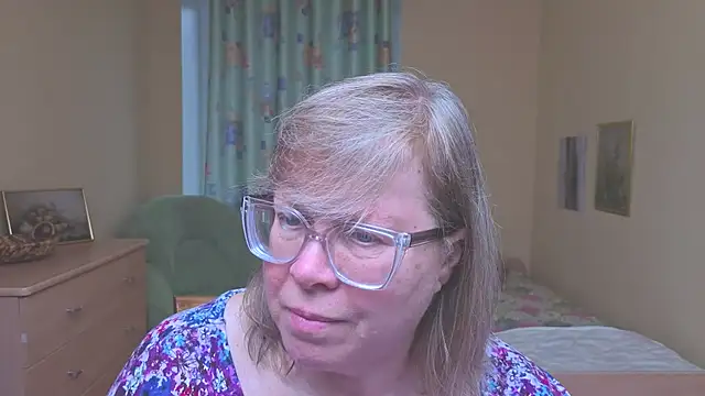 Snapshot of Emma_Eclipsee chatting on 1, 4, 2026 Emma Eclipsee online show from 1, 4, 2026