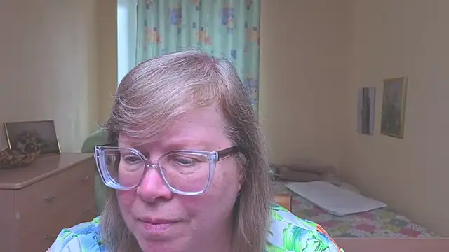 Snapshot of Emma_Eclipsee chatting on 2, 4, 2026 Emma Eclipsee online show from 2, 4, 2026